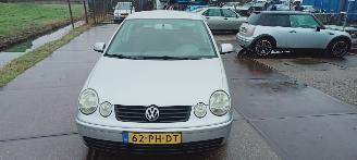 skadebil auto Volkswagen Polo  2004/6