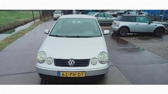 Vrakbiler auto Volkswagen Polo Polo IV (9N1/2/3), Hatchback, 2001 / 2012 1.4 16V 2004/6