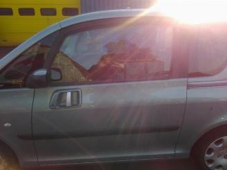 Peugeot 1007 1007 (KM), Hatchback 3-drs, 2004 / 2011 1.4 picture 28