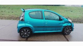 Peugeot 107 107, Hatchback, 2005 / 2014 1.0 12V picture 4