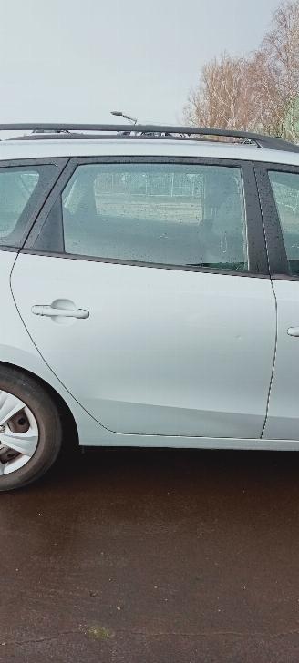 Hyundai I-30  picture 14