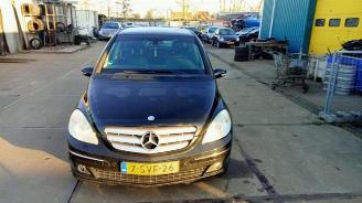 Vrakbiler auto Mercedes B-klasse B (W245), Hatchback, 2005 / 2011 2.0 B-200 16V 2006/1