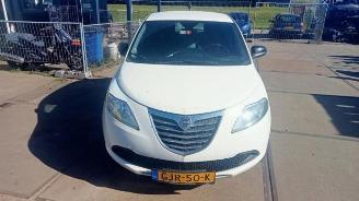 Coche siniestrado Lancia Ypsilon Ypsilon (312), Hatchback, 2011 0.9 TwinAir 85 2013/4