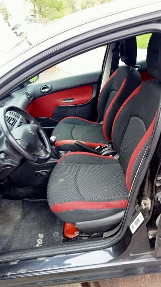 Peugeot 206  picture 7