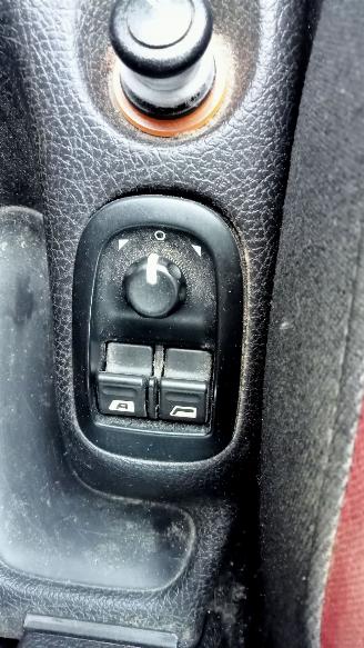 Peugeot 206  picture 6
