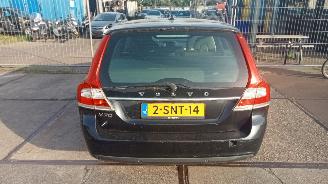 Volvo V-70  picture 3