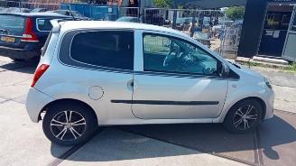 Renault Twingo Twingo II (CN), Hatchback 3-drs, 2007 / 2014 1.2 16V LEV picture 4