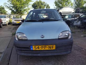 Coche siniestrado Fiat Seicento Seicento (187), Hatchback, 1997 / 2010 1.1 MPI S,SX,Sporting 2004/9