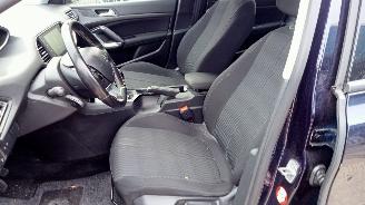 Peugeot 308 1.2 12V picture 6