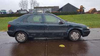 Citroën Xsara Xsara Hatchback 1.8i 16V Exclusive (XU7JP4(LFY)) [81kW]  (04-1997/09-2000) picture 2