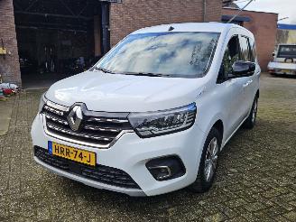 Avarii autoturisme Renault Kangoo 1300 tce Luxe  5persoons 27000km rijdend incl btw NL kenteken 2021/1