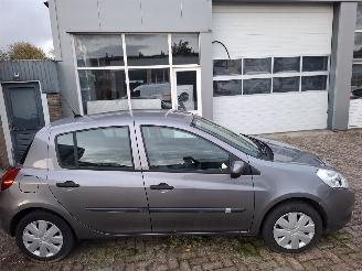 Renault Clio clio 1.2 tce GEEn SCHADE TOP auto  airco navi 112000km 5drs NAP picture 8