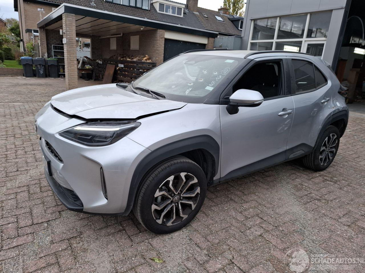 Toyota Yaris Cross yaris cross 2024 hybride INCL BTW/VAT Automaat first edition groot navi 12950km airbags ok