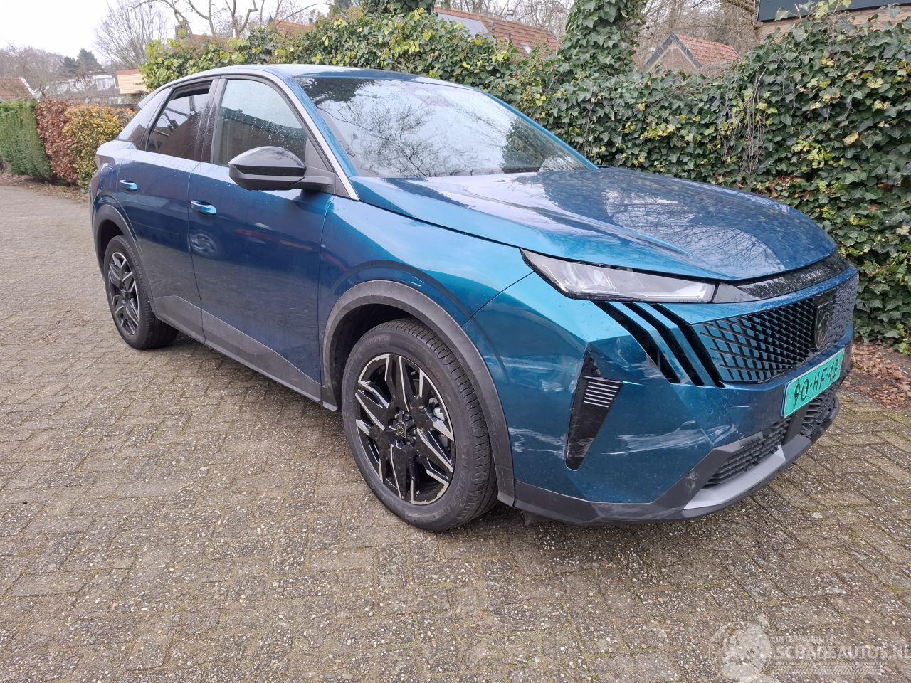 Peugeot 3008 NEW 3008 Hybride 2025 NL kenteken rijdend 16000km