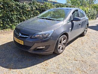 krockskadad bil auto Opel Astra Astra 1.4 Hatchback airco  inruiler165000km fahrt gut 100% 2014/1