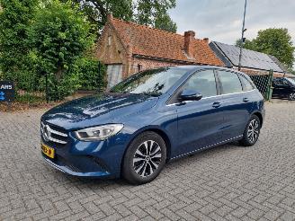 Schadeauto Mercedes B-klasse 180 Aut Navi 2019/4