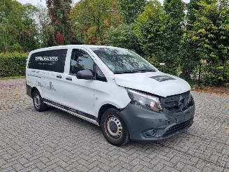 Auto incidentate Mercedes Vito 114 CDI Aut Lang Navi Airco 2022/7