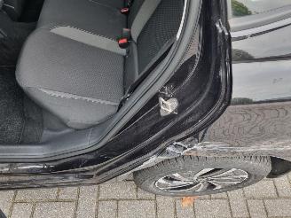 Volkswagen Polo 1.0 TSI 70KW Navi Airco Stoelverw. picture 17