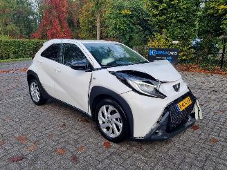 uszkodzony samochody osobowe Toyota Aygo X 1.0 VVT-I Airco 2022/9