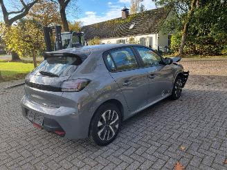 Peugeot 208 1.2 Aut. Navi Stoelverw picture 5