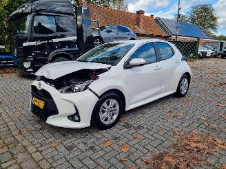 krockskadad bil auto Toyota Yaris Hybrid 115 First Edition 2025/3