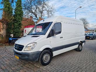 Vaurioauto  passenger cars Mercedes Sprinter 210 CDI L2 H2 Airco 2013/6