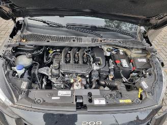 Peugeot 208 1.2 PureTech picture 9