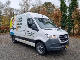 skadebil bedrijf Mercedes Sprinter 311CDI Aut RWD L2 H2 Mbux Airco 2022/9