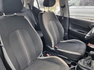 Hyundai I-10 1.0 Comfort Airco Navi Camera picture 14