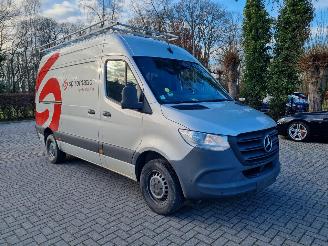 damaged commercial vehicles Mercedes Sprinter 317 CDI Mbux Navi L2 H2 2022/2