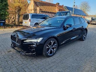 skadebil auto Volvo V-60 B4 Plus Dark Aut Pano Stoelver Led 2025/3