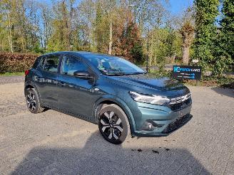Vaurioauto  passenger cars Dacia Sandero 1.0 TCE 90 Airco 2024/4