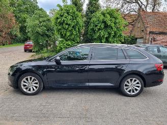 Skoda Superb 1.6 TDI DSG Aut. Leder Navi Stoeverver. picture 2