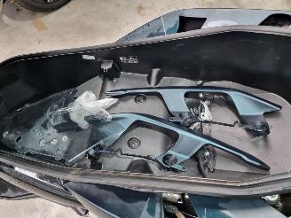 Yamaha XMAX 300 Tech Max ABS picture 14