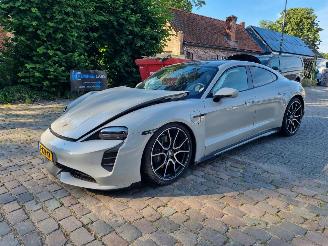 Unfallwagen Porsche Taycan Performance Pano Led Stoeverw. 2023/4