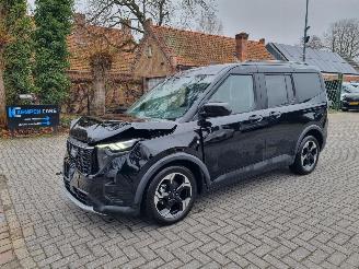 Schadeauto Ford Tourneo Courier Active 1.0 Ecoboost 2024/4
