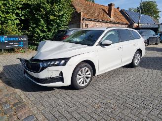 Vaurioauto  passenger cars Skoda Octavia 1.5 TSI Aut. Bussines Ed. 2025/12