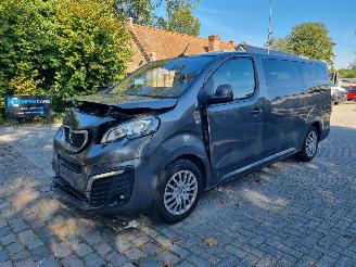damaged passenger cars Peugeot Traveller BlueHDI 120 XL 9 Stoelen Navi Airco 2021/5