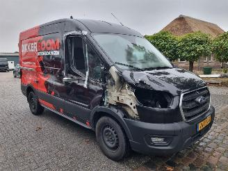 Ford Transit 2.0 TDCI 170PK Airco Navi picture 7