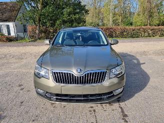 Skoda Octavia 1.6 TDI 77KW Pano Airco Navi picture 8
