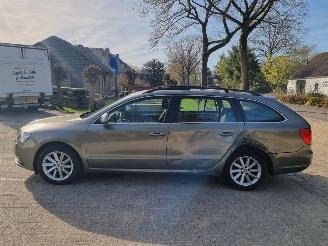 Skoda Octavia 1.6 TDI 77KW Pano Airco Navi picture 6