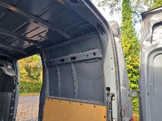 Renault Master DCI 135 L2 H2 Airco picture 10