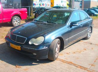 Schadeauto Mercedes C-klasse 200 cdi 2000/9