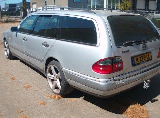 Mercedes E-klasse 240 classic picture 4