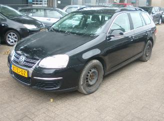 damaged passenger cars Volkswagen Golf  2008/2