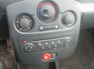 Renault Clio  picture 7