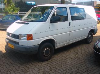 Vaurioauto  passenger cars Volkswagen Transporter  1994/1