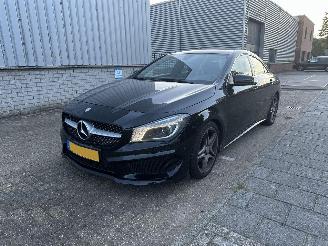 Vaurioauto  passenger cars Mercedes Cla-klasse AMG CLA180 / NAVI / LED / ALCANTARA / PDC / MFS 2015/6