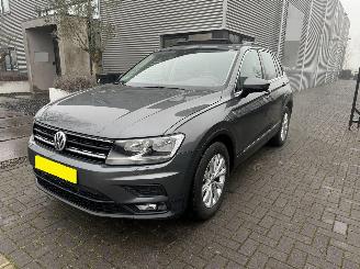 Vaurioauto  passenger cars Volkswagen Tiguan 1.4 TSI DSG 4-MOTION SCHADEVRIJ/PANO/TREKHAAK/SIDE-ASSIST/FULL OPTIONS! 2018/9