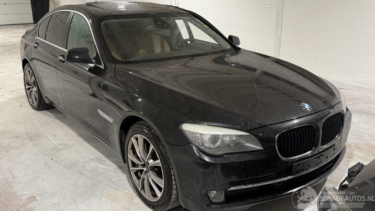 BMW 7-serie 730d/PANO/MEMORY/HEAD-UP/VENTILATIE/4xSTOELVERW./XENON-LED/FULL-ASSIST/TREKHAAK/VOL!